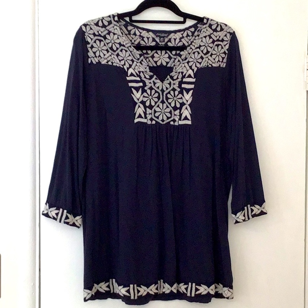 Lucky Brand navy top